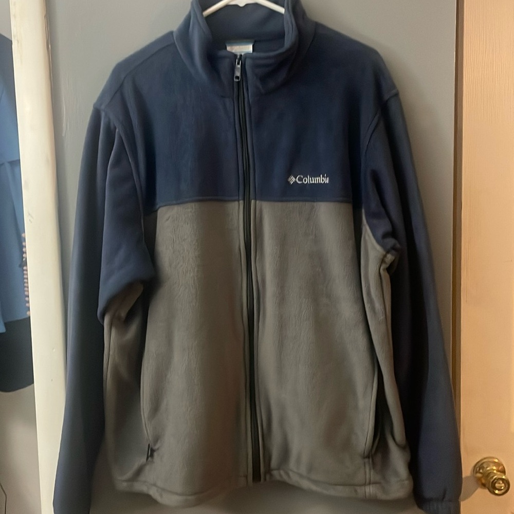 Men’s Columbia fleece